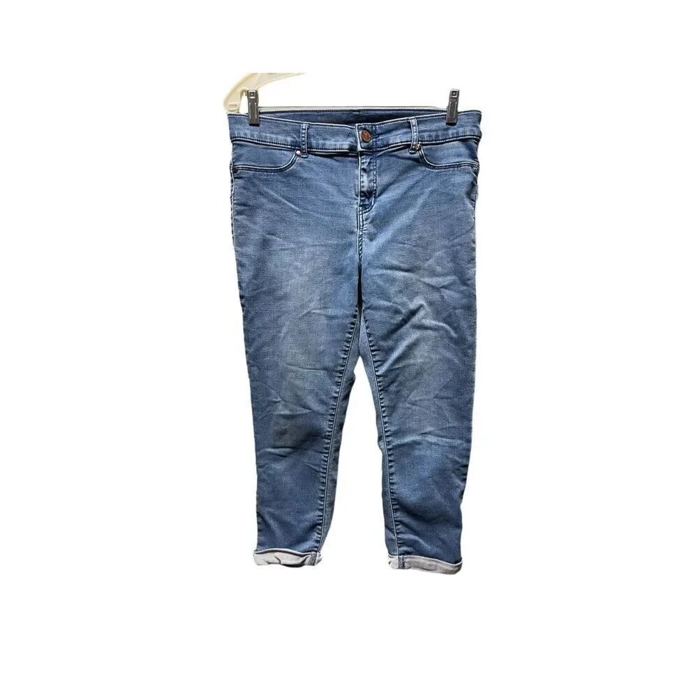 Juicy Couture size12 capri denim jeans.